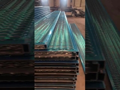 Grating perfurado da prancha do metal do suporte resistente serrilhado do aperto S235 para a passagem