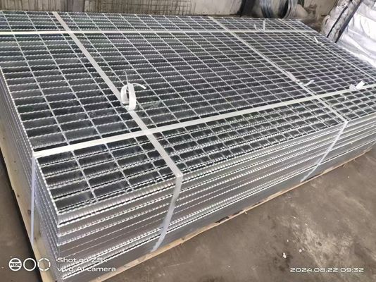 Raspagem de aço placa de grade soldada galvanizada do metal da barra de aço 25x3 800x1000 para a passagem da plataforma