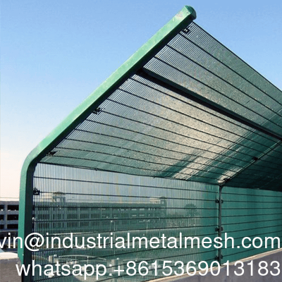 3D Curva V Malha Triângulo Dobragem Aço Galvanizado Malha de arame soldado PVC revestido Anti-Climb Alta Segurança jardim externo Perímetro Ferramenta de fazenda