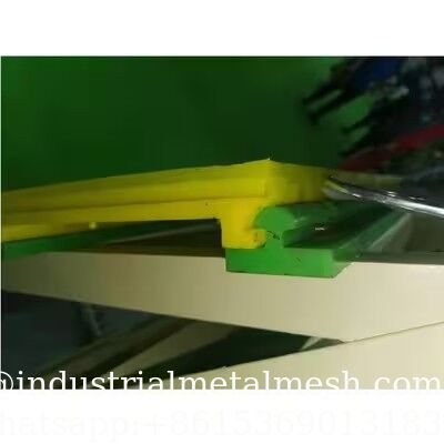 Ecrã modular de poliuretano de alta resistência ao desgaste WS85 300x305mm / 300x610mm / 300x800mm Material MDI
