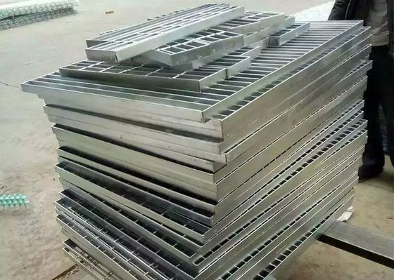 1005 X 600 Lb Grades de piso galvanizado a quente e grades de trecho de escada para offshore