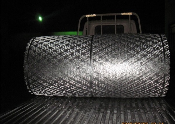 Galvanizado em quente Bto-22 Concertina Razor Wire 450mm Diâmetro da bobina