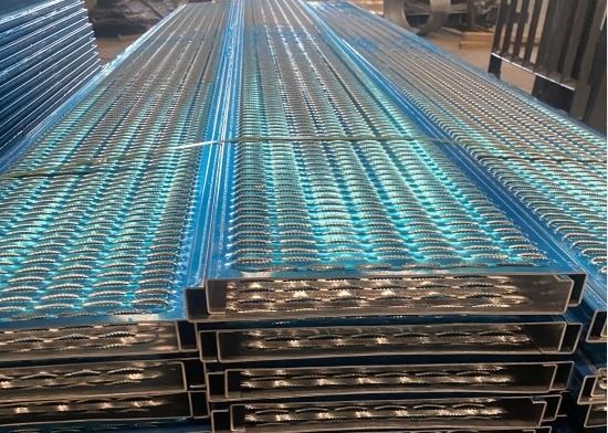 Galvanizado a quente 32 * 5mm Acero de passagem de presa grelha de apoio