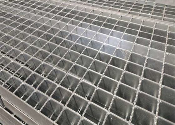 Grelhas de aço galvanizadas simples / serradas para plataforma de passagem / cobertura de trincheira de drenagem