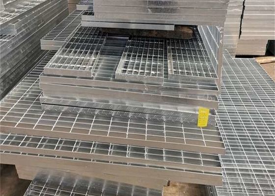 Grelhas de aço galvanizadas simples / serradas para plataforma de passagem / cobertura de trincheira de drenagem