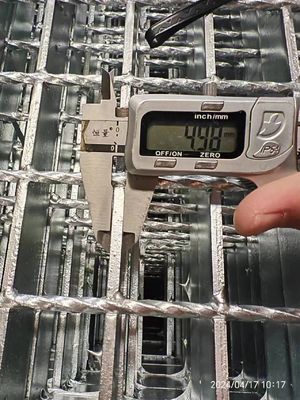 Painel de grade de aço padrão ASTM A36 WB325/2 Galvanizado