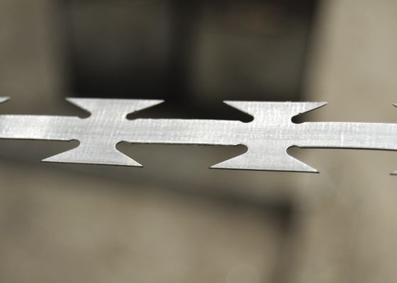 Arame farpado galvanizado Guarda de segurança Arame de aço inoxidável Arame de barbear