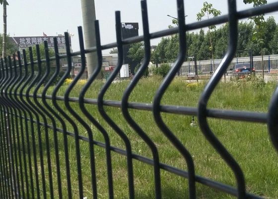 Cercas galvanizadas 3D curvas Cercas de malha soldadas com poste de terra