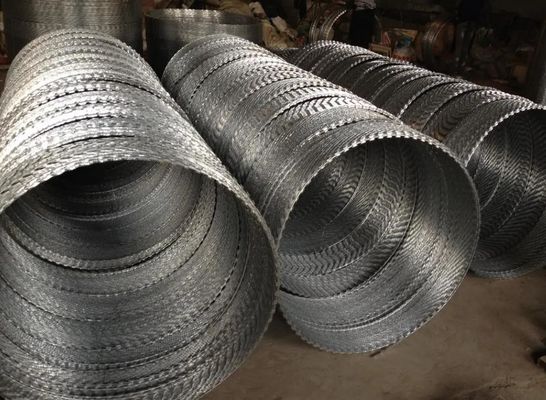 Filho de Concertina de lâmina de barbante galvanizado para combate à pirataria