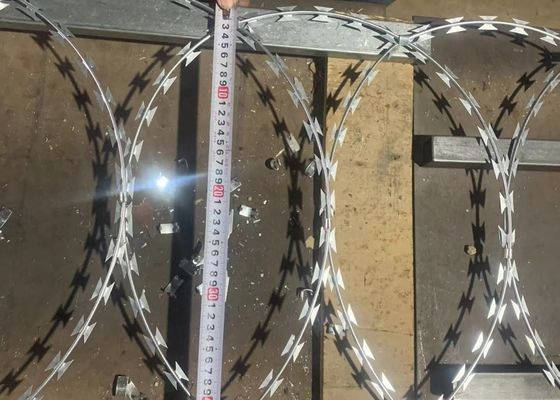 Arame farpado de alta resistência para rede de proteção / cerca de fazenda