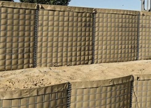 O fio galvanizado soldou a parede do bastião de Hesco para a inundação da parede da defesa