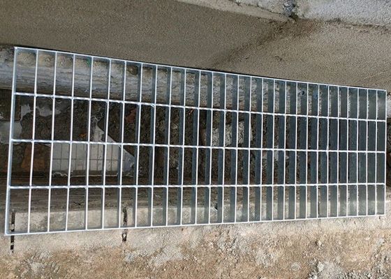 1005 X 600 Lb Grades de piso galvanizado a quente e grades de trecho de escada para offshore