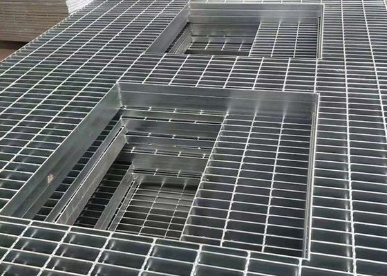 1005 X 600 Lb Grades de piso galvanizado a quente e grades de trecho de escada para offshore