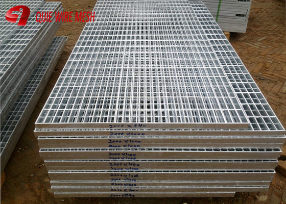 Os materiais de construção 32 mergulhados quentes x 5mm galvanizaram a raspagem de aço