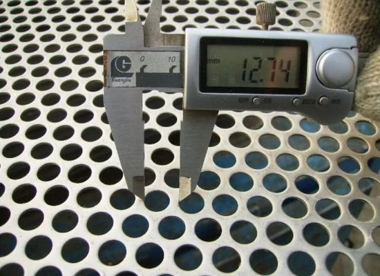 NM300 Chapa de aço laminada a frio de aço inoxidável com formato de buraco redondo