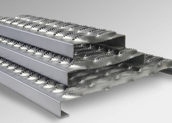 Máximo 6000 mm Porta-passeios de suporte regular para degraus de escada Rampas e convés