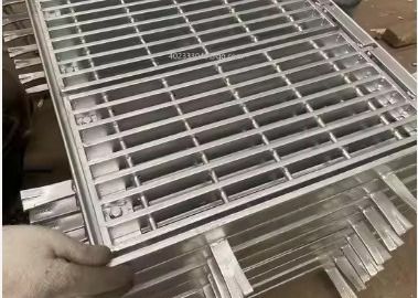 LTA Rampas de condução Cobertura de grelha ou drenagem S275jr Cobertura de trincheira de grelha Electroplate para drenagem