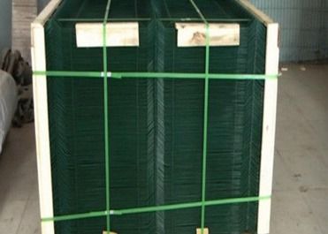 Cercas galvanizadas 3D curvas Cercas de malha soldadas com poste de terra