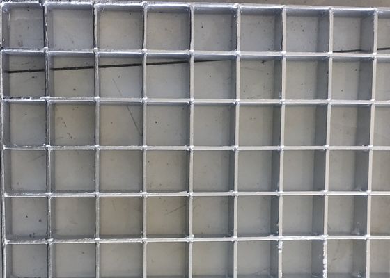 30X5mm Grelha de aço serrilhada Grelha de fogueira dobrável Grelha pesada Inoxidável / Galvanizado para barra