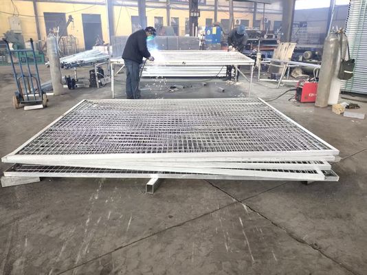 Móvel provisório galvanizado padrão da cerca da malha de Austrália com pés do PVC