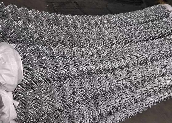 O PVC galvanizado revestiu o rolo de Diamond Mesh Wire Chain Link Fence