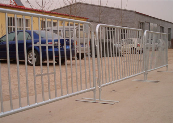 O clássico galvanizou as barreiras de aço do controle de multidão da barricada/metal