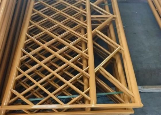 Ferro / Galvanizado Artificial / Imitação vedação de bambu em amarelo com forma de buraco triangular