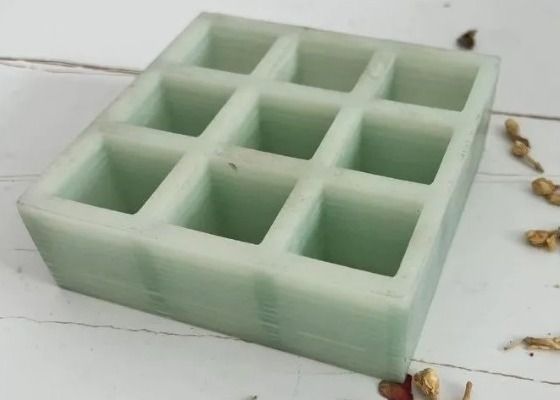 Grelha Pultrudida FRP de 38mm de Espessura com Superfície Granulada e Instalação com Fixação por Parafusos