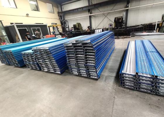 Grelha Perfurada com Placa Serrilhada Antiderrapante para Passarela de Segurança