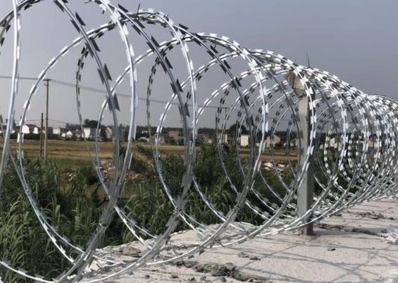 Diâmetro sanfona da bobina 450mm da lâmina Bto22 farpado