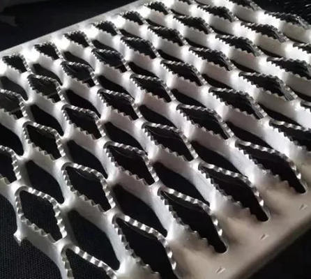 Plataforma de Passarela Anti-Escorregamento Segurança Prancha Grelha/Escada de Aço Inoxidável Perfurada Grip Strut