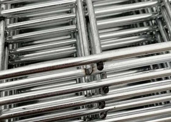 O PVC revestiu a cerca curvada 3D Panel Triangle Bending cerca medidores quadrados do >= 100