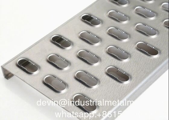 Folha galvanizada Grelha oval Strut Plataforma de trabalho Passeios Grelha de segurança