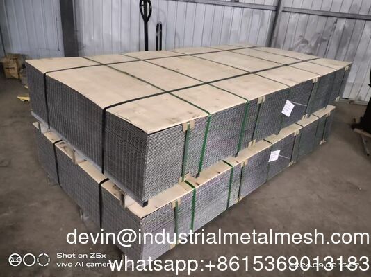 Fábrica de painéis de malha de arame galvanizado de 150x50mm