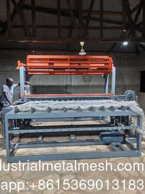 Equipamento de vedação de gado Máquina de fabricação de malhas de arame de aço Desenho de arame de aço Tipo normal Engrenagem de articulação de cadeia Máquina de fabricação de vedação de veado
