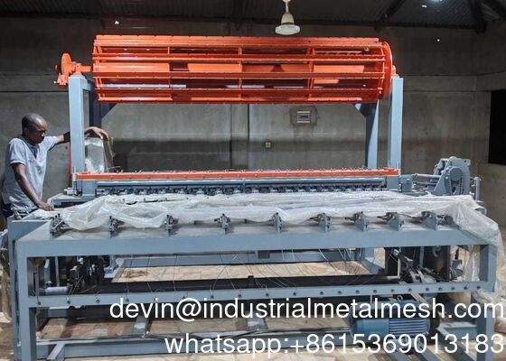 Equipamento de vedação de gado Máquina de fabricação de malhas de arame de aço Desenho de arame de aço Tipo normal Engrenagem de articulação de cadeia Máquina de fabricação de vedação de veado