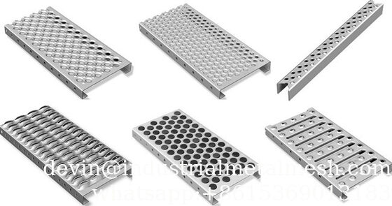 Chapas Antiderrapantes de Alumínio com Boca de Jacaré para Degraus, Passarelas, Telhados e Grades de Segurança com Grip Strut Diamantado
