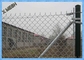 Tela preta industrial da cerca do elo de corrente com portas de deslizamento resistentes