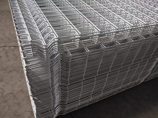 O pó revestiu o fio curvado 3d Mesh Fence Galvanized Steel de 1.5m
