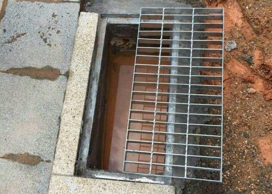 quente mergulhado galvanizou os materiais de construção de aço da raspagem