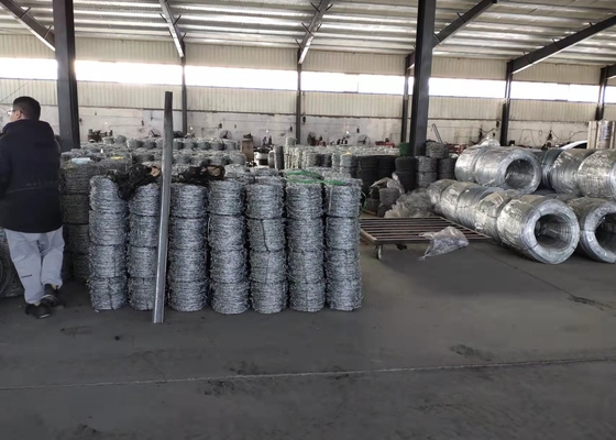 Projeto de cerca de arame farpado galvanizado de aço macio 1,2 mm