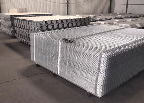 50x150mm 3D decorativo curvou o fio soldado Mesh Fence Panels Rodent Proof