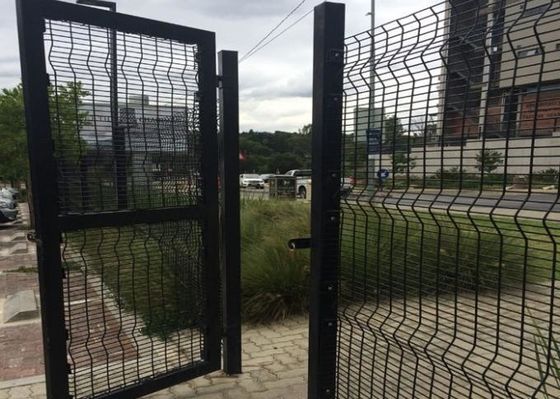 A alta segurança Nylofor 6ft 3D que modelam o PVC revestiu a anti cerca da escalada 358