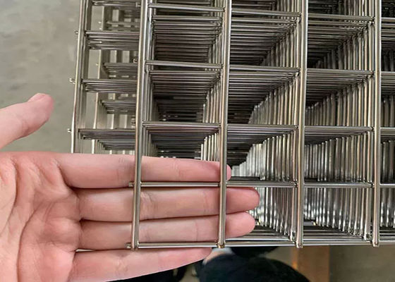 4x4 galvanizou o fio soldado de aço inoxidável Mesh Panel Perforated de 6mm