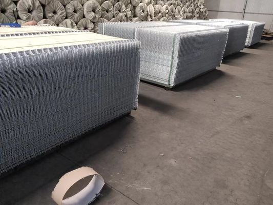 O Pvc revestiu a cerca curvada 75x150mm Welded Wire Mesh 3d do metal