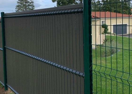Cercas de arame curvo contemporâneas de 55x200 mm facilmente montadas