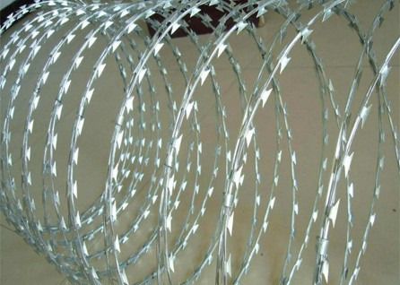 Arame farpado galvanizado a quente