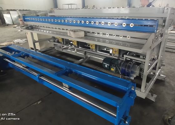 Largura automática soldada da máquina de soldadura 1-6m da malha da cerca do rolo do painel da construção