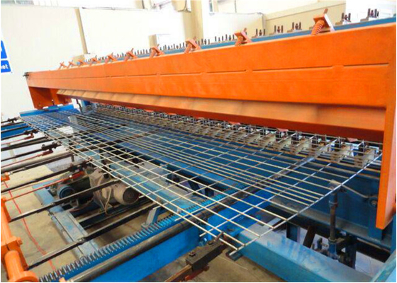 O aço bonde automático soldou a máquina da rede de arame para a largura de 1-3M da cerca do rolo