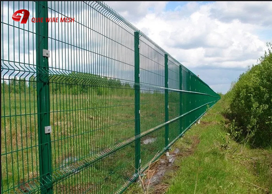 A cerca revestida da rede de arame do PVC da anti escalada almofada 1530mm 1830mm 2030mm para a multi cor
